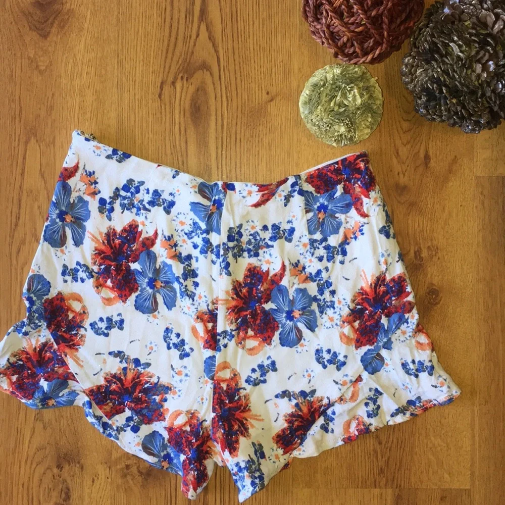 Free People flower shorts size 4